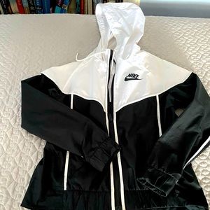 Nike Wind Breaker